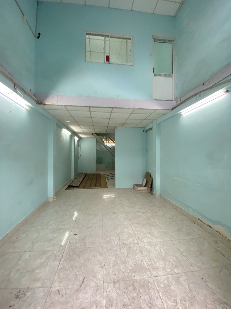 Cần bán gấp Nhà mặt tiền đường Văn Thân Q6, DT 60m2, vị trí đắc địa, Giá nhỉn 8 tỷ